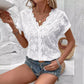 Elegancka biała koronkowa bluzka z krótkim rękawem z dekoltem w szpic